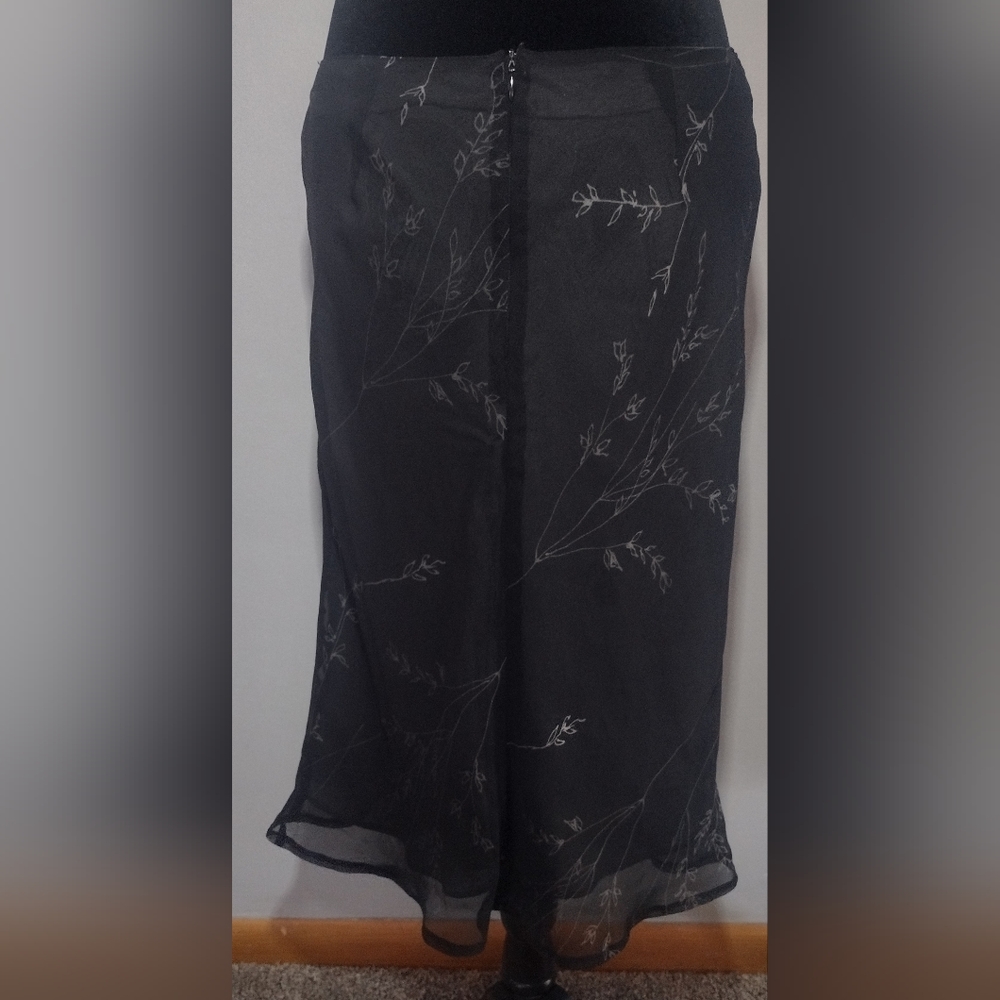 Old Navy Skirt - Picture 7 of 7
